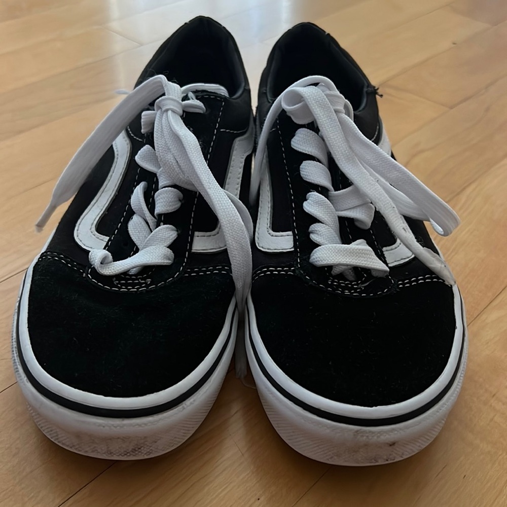 Size 4 Vans